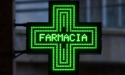 La Xunta prohíbe a las farmacias usar 'influencers' para su publicidad | Ulises Galicia