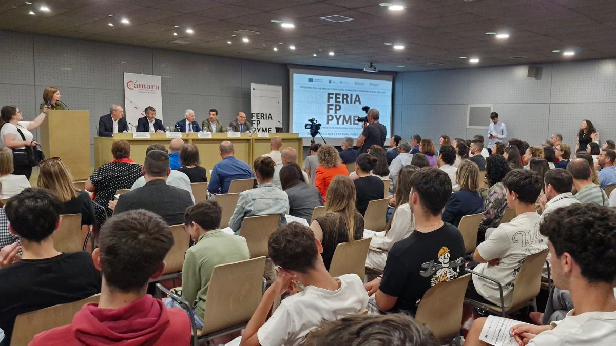 La III Feria FP Pyme conecta a empresas y estudiantes en Vilagarcía | Ulises Galicia