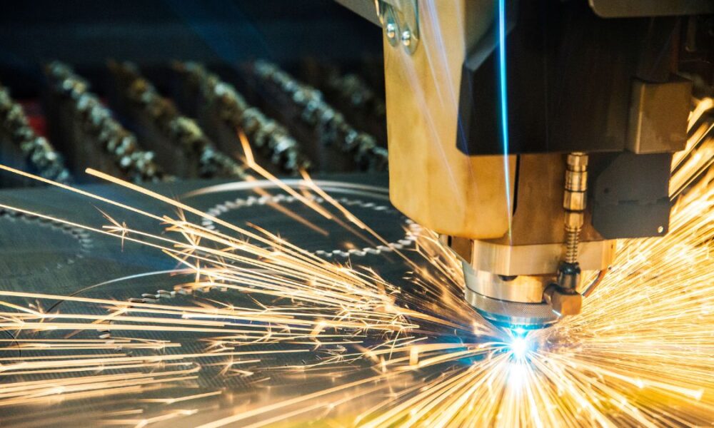 Crece el metal en Galicia, pero acusa la falta de trabajadores | Ulises Galicia