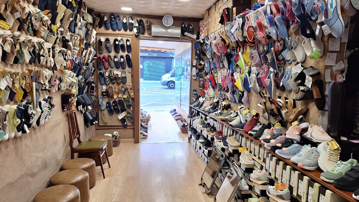 La Casa de las Zapatillas, uno de los negocios más longevos de A Coruña | Ulises Galicia