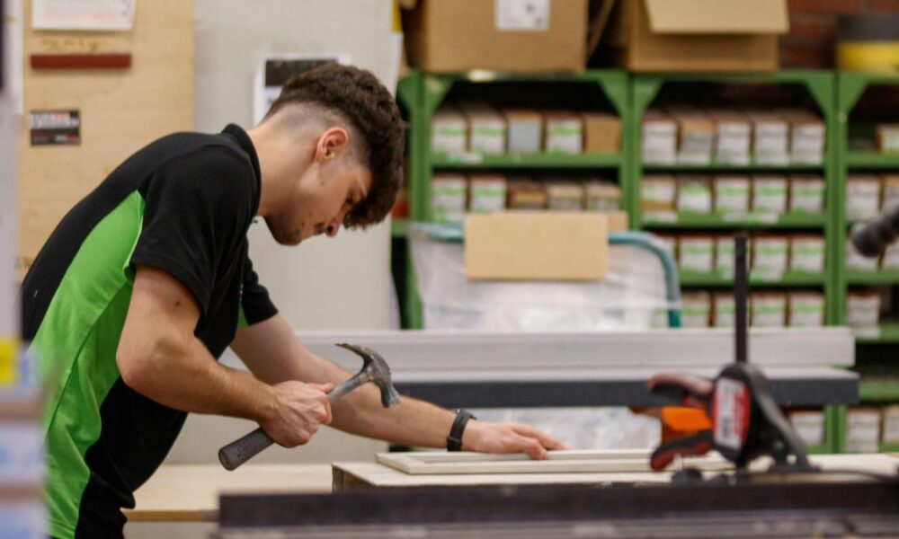 La CEG avisa del serio déficit de trabajadores en la Comunidad | Ulises Galicia