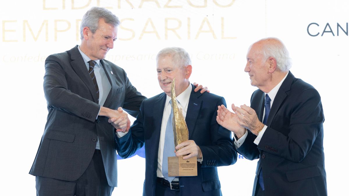 La CEC entrega el Premio Liderazgo Empresarial a Cándido Hermida | Ulises Galicia