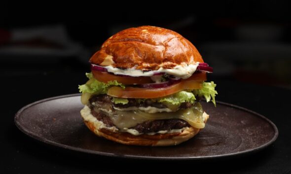 VICIO aterriza en A Coruña con una inesperada campaña | Ulises Galicia